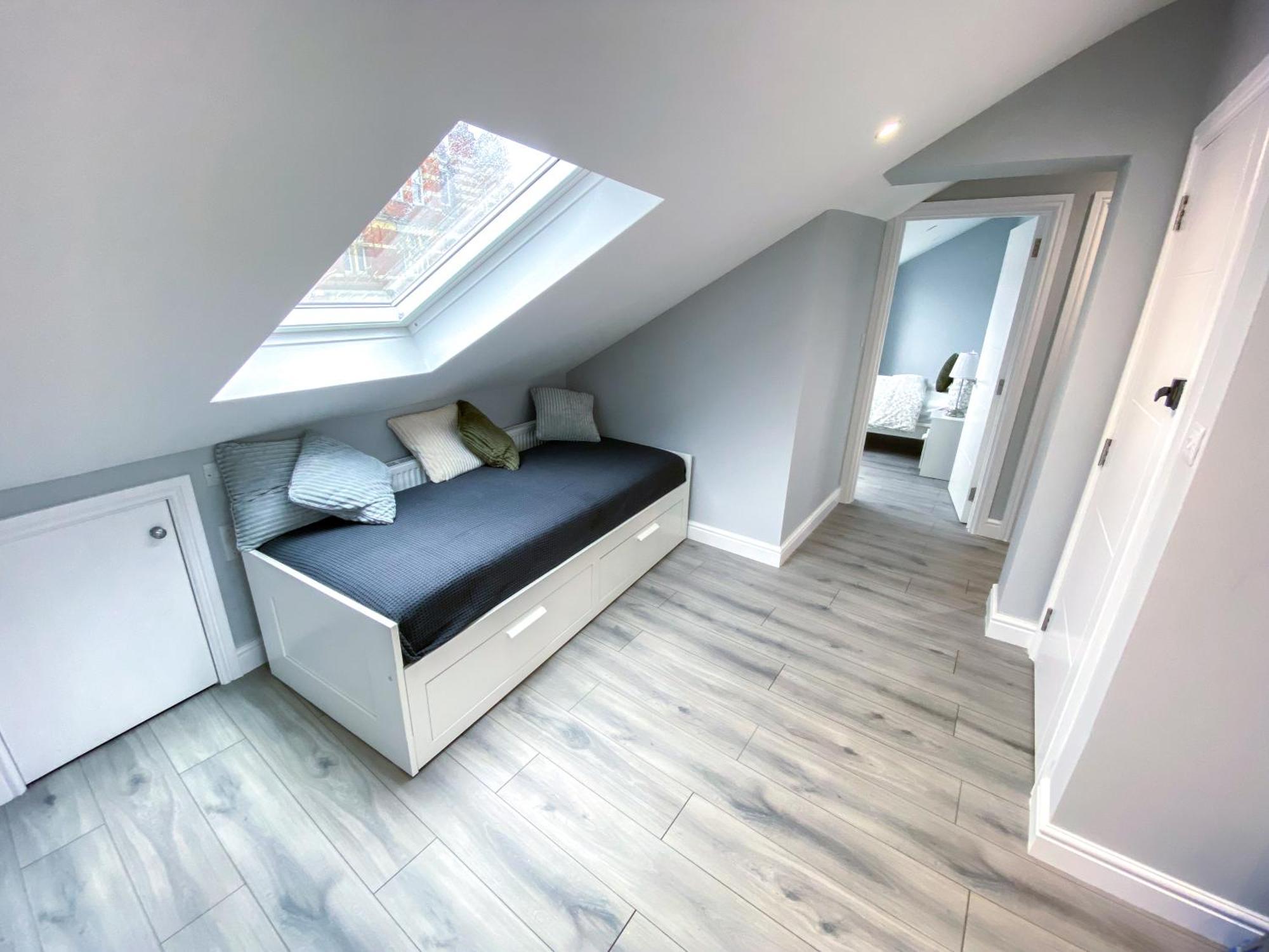 Large 1-Bedroom Flat, 5 Guest, London - F4 Exterior photo